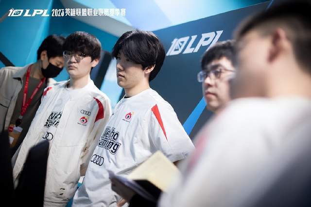 拉到接近季 拉到接近季